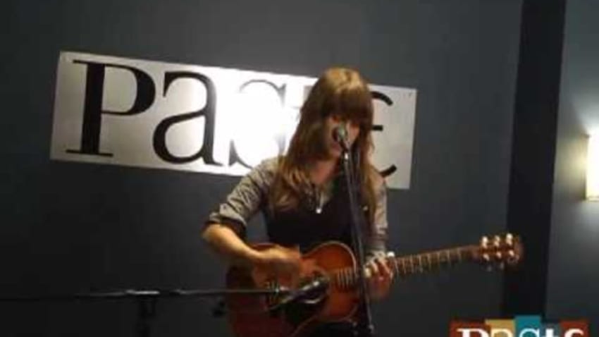 Serena Ryder "Sweeping the Ashes" live at Paste
