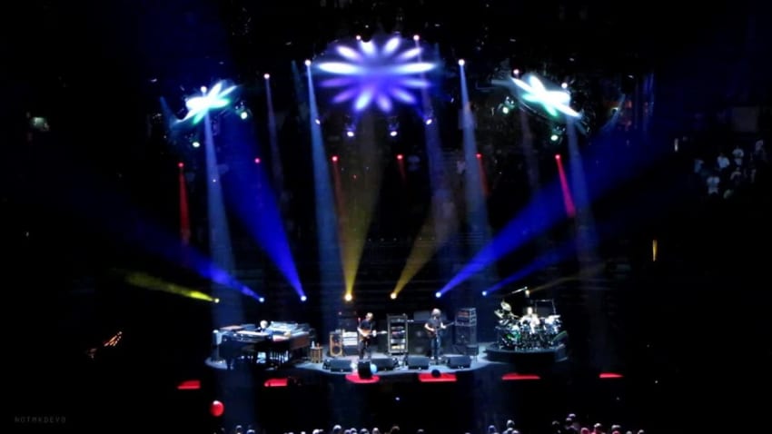 The Curtain With [HD] 2010-10-26 - Verizon Wireless Arena; Manchester, NH