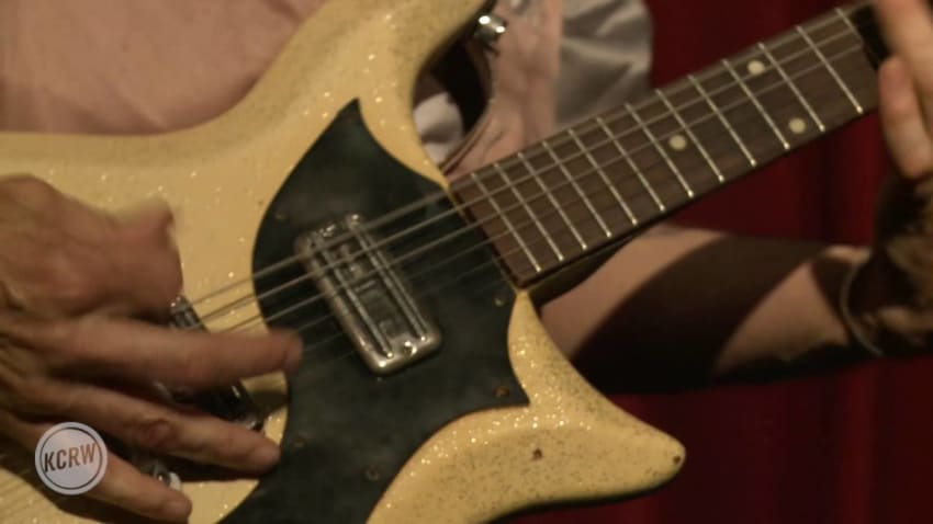The Kills performing "Heart Of A Dog" Live on KCRW