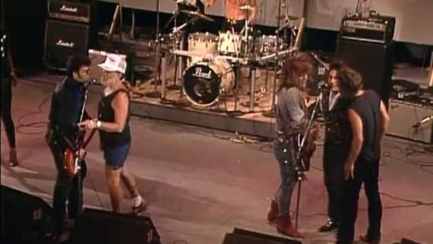 The Unforgiven & Willie Nelson - Amazing Grace (Live at Farm Aid 1986)