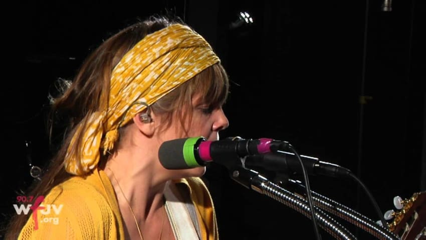 Theresa Andersson - "Plucks" (Live at WFUV)