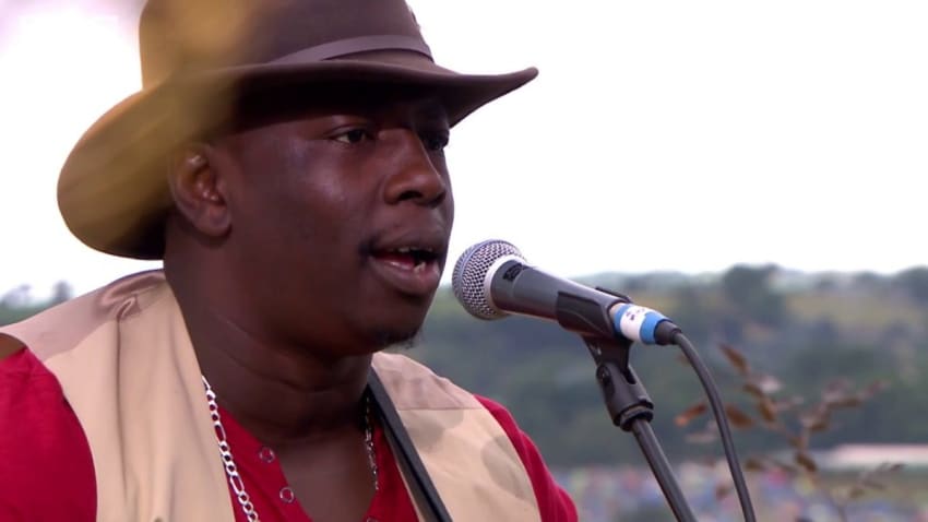 Vieux Farka Touré - Ni Negaba (Glastonbury Session)