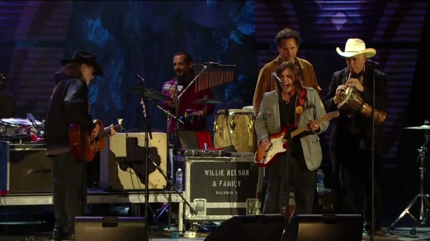 Willie Nelson & Lukas Nelson - Texas Flood (Live at Farm Aid 25)
