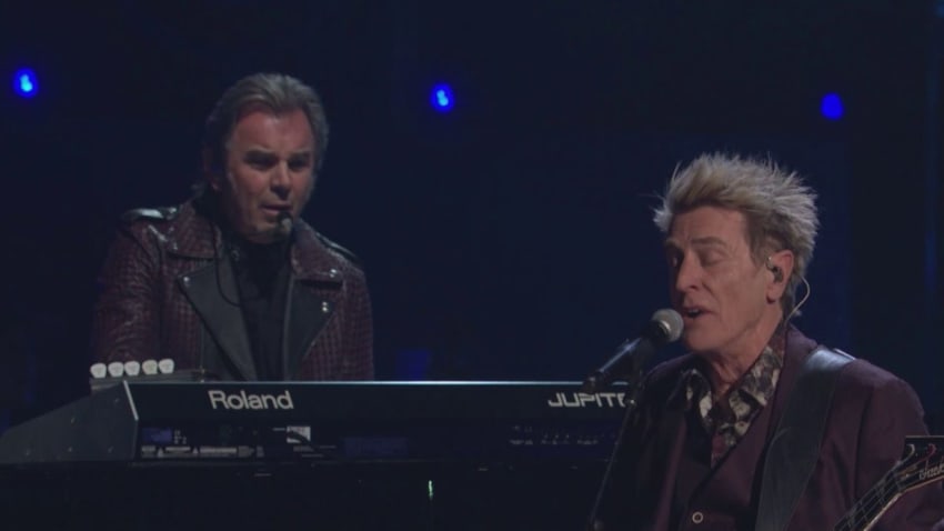 2017 Rock Hall Inductees Journey Perform "Separate Ways"