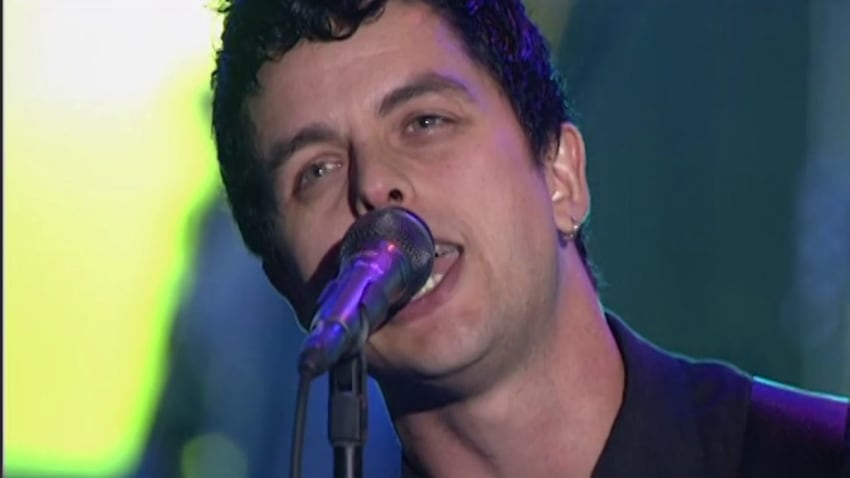 Green Day perform "Blitzkrieg Bop" at the 2002 Rock & Roll Hall of Fame Induction Ceremony