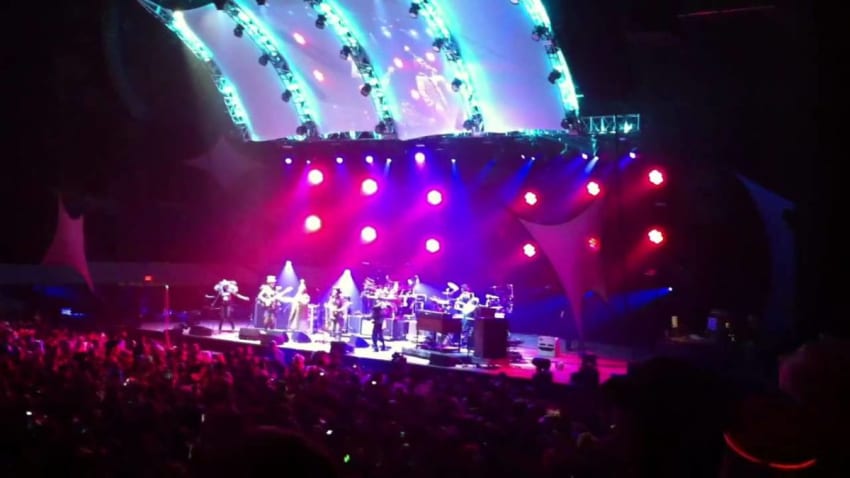 String Cheese Incident & Keller Williams - Mothership Connection (Star Child) - Hulaween 2010