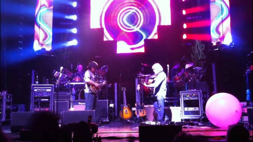 String Cheese Incident ~ Looking Glass ~ Roots Run Deep 2011 (3rd row center)