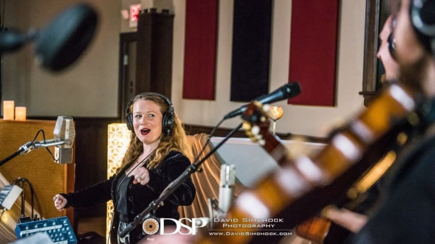 Echo Sessions 56 - Queen Bee & The Honeylovers