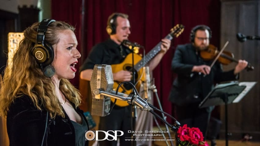 Echo Sessions 56 - Queen Bee and The Honeylovers - Dr. Grove's Tasteless Chill Tonic