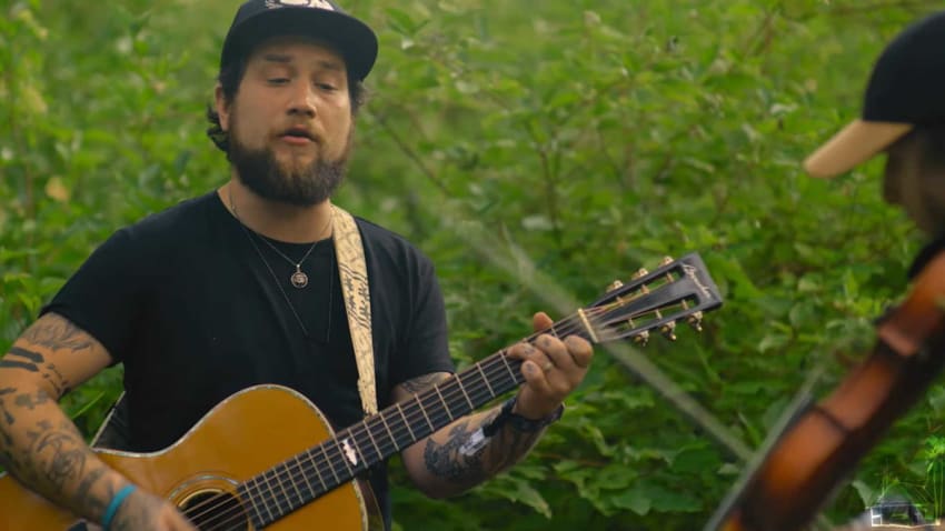 Mihali Performs ‘Heart Song’ For ‘Sugarshack On The Spot’