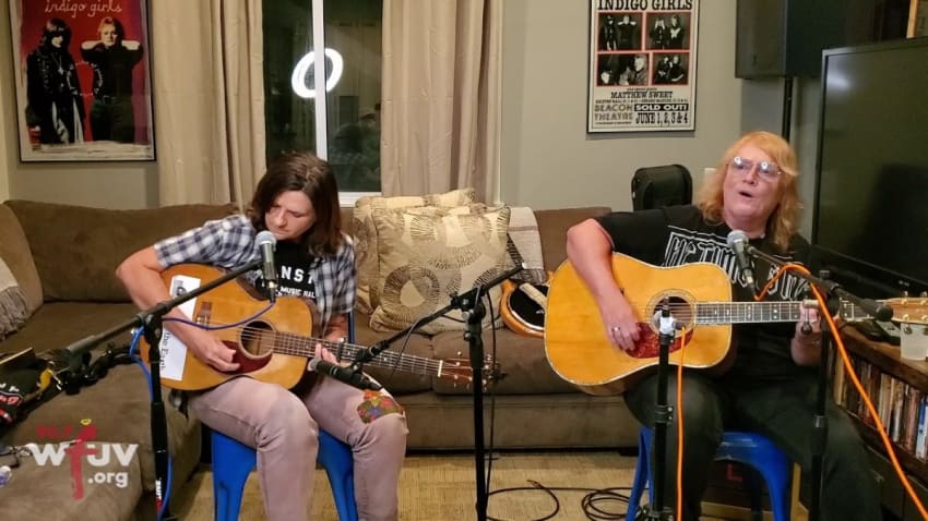 Indigo Girls - "Country Radio" (Marquee Live at Home)