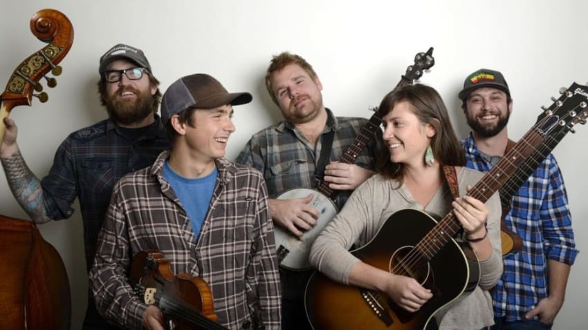 Virtual Music in the Mountains : Laney Lou and the Bird Dogs