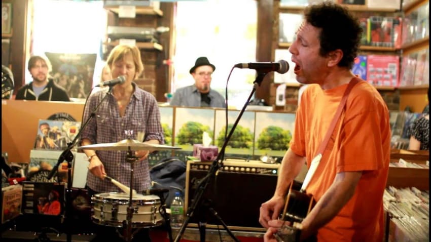 Yo La Tengo - Autumn Sweater (Live at Grimey's)