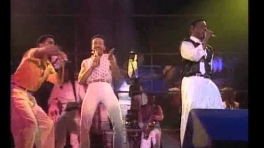 Earth, Wind & Fire - Fantasy (Live In Japan)