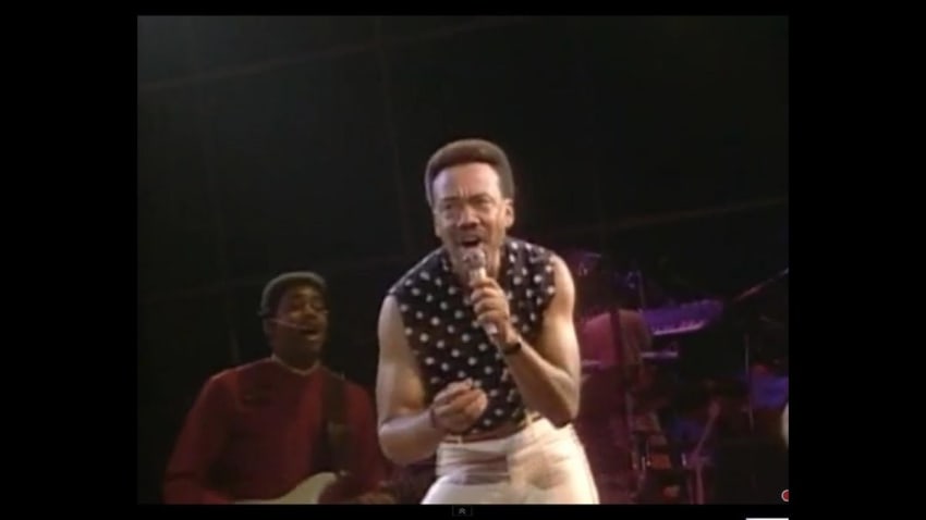Earth, Wind & Fire - Let's Groove (Live In Japan)