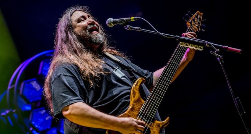 Dave Schools Widespread Lockn18 Rawn Crop