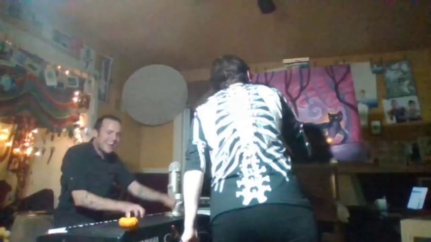 Pocket Vinyl live streaming concert!