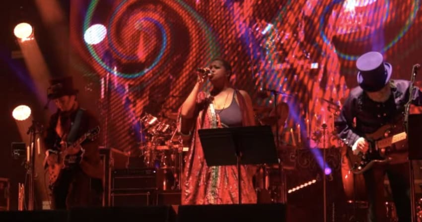 The String Cheese Incident Gimme Shleter