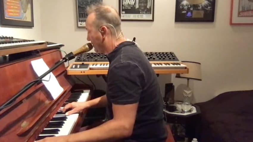Umphrey’s McGee’s Joel Cummins Covers Radiohead, Van Halen & More For ‘Friday Night Keys’