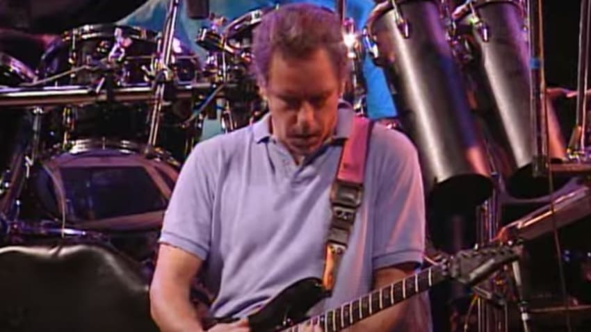 Grateful Dead Performs ‘Not Fade Away’ In 1990: Pro-Shot Video