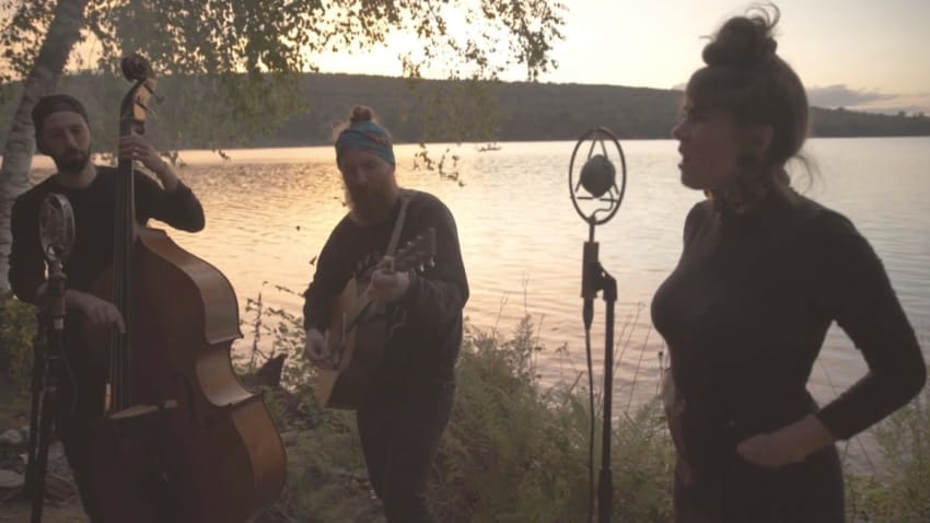 Kat Wright Covers Harry Nilsson’s ‘Everybody's Talkin'’