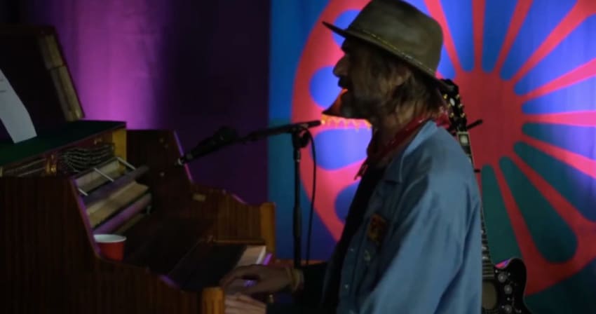 Todd Snider She Talks To Angels
