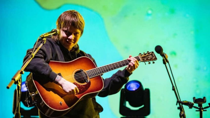 Billy Strings Expands Spring Tour 2021