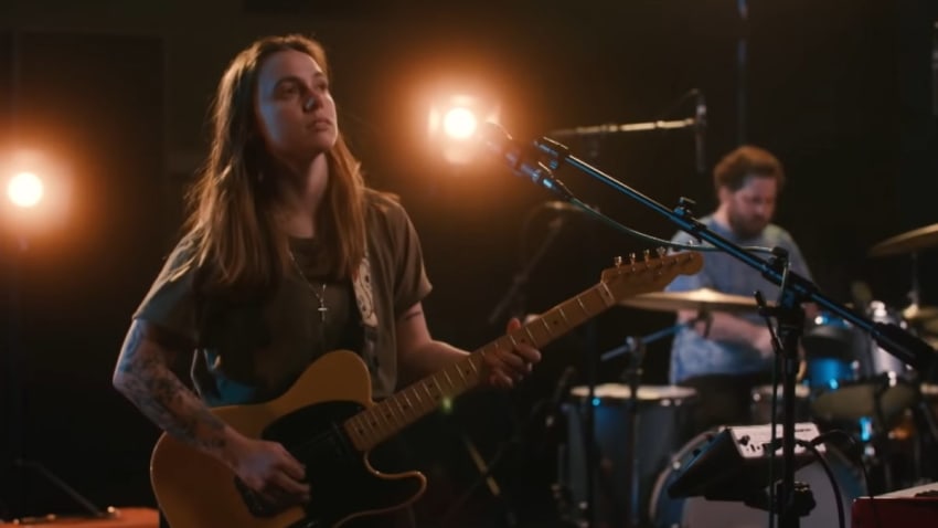 Julien Baker Performs ‘Hardline’ On ‘Late Night With Seth Meyers’