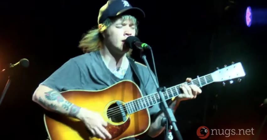 Billy Strings Mobile N1