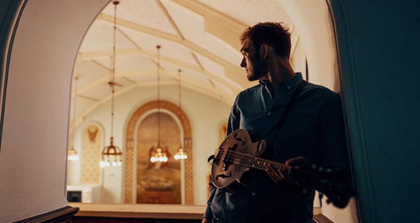 Chris Thile Press 2021