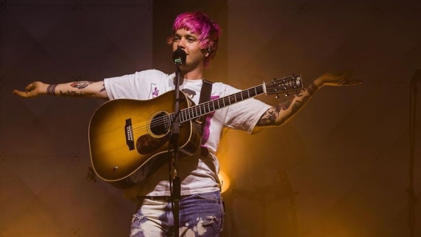 Billy Strings Honors Louisville & Kentucky At Louisville Opener