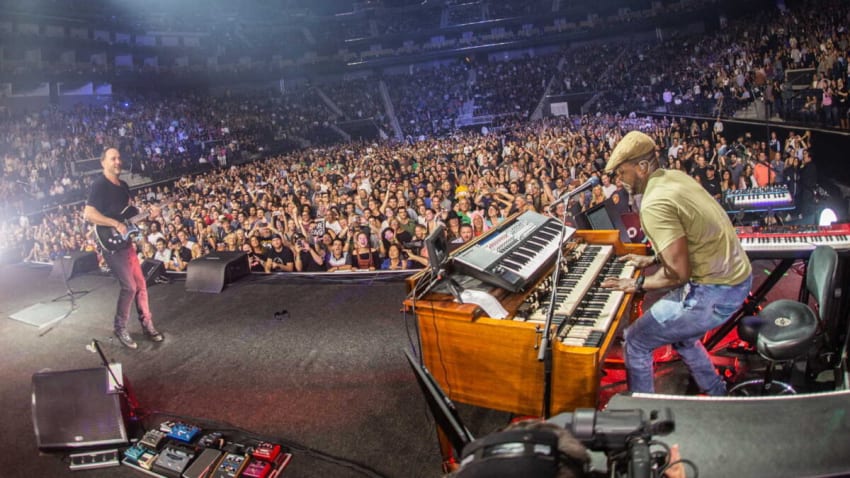 Dave Matthews Band Performs ‘Funny The Way It Is’ At Charlotte’s PNC Pavilion In 2019: Pro-Shot Video