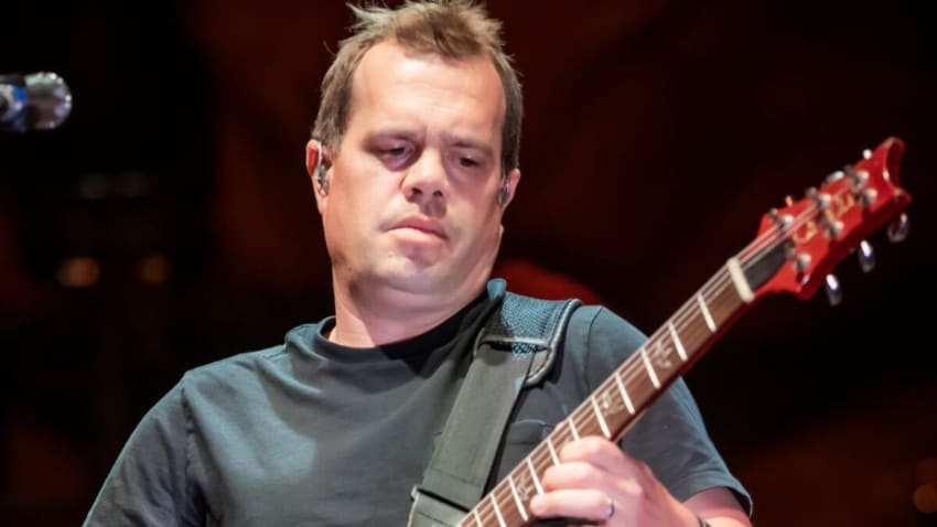 Umphrey’s McGee’s Brendan Bayliss Confirms April 2022 Solo Concert In Chicago