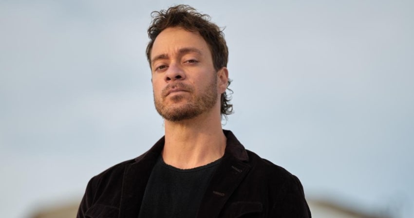 Amos Lee press August 2021