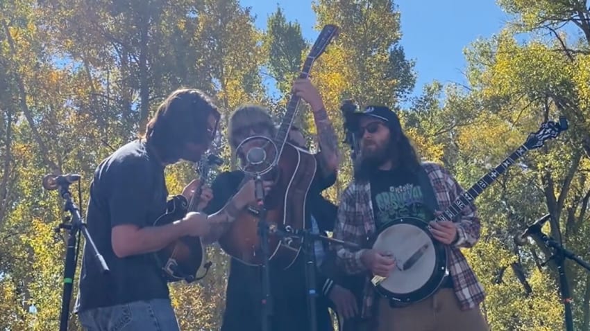 Billy Strings Plays Surprise Set, Debuts New Song & Welcomes Tyler Grant In Colorado