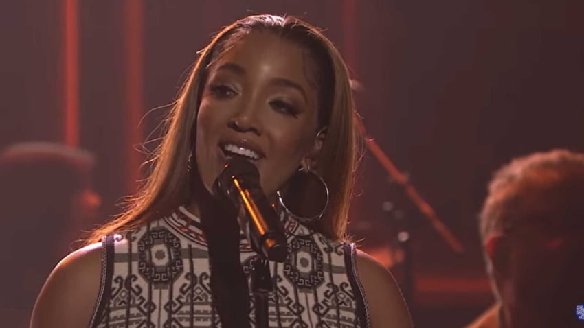 Mickey Guyton Performs ‘Lay It On Me’ On ‘Fallon’