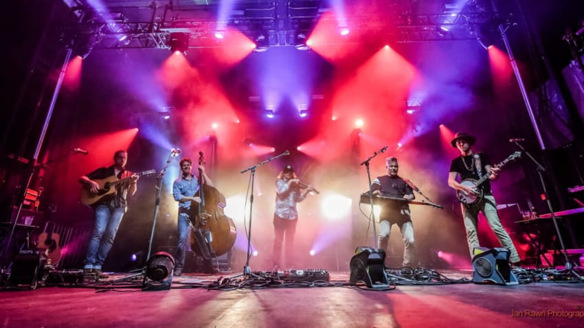 The Infamous Stringdusters Postpone New Year’s Run Due To COVID-19