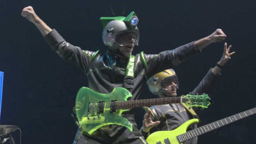Phish Performs Sci-Fi Soldier Halloween Concert In Las Vegas: Setlist, Recap & The Skinny