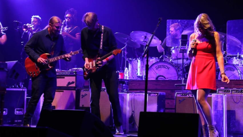 Chris Robinson & Nels Cline Join Tedeschi Trucks Band At Beacon Theatre