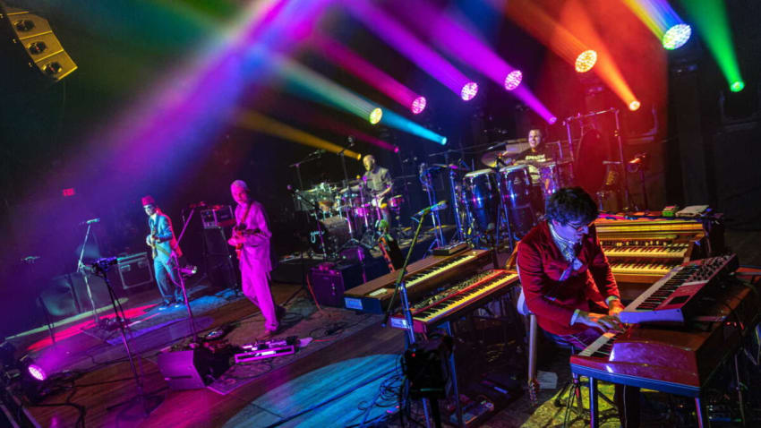 Watch Goose’s ‘Austin Powers 2’ Themed Halloween Concert: Pro-Shot Video