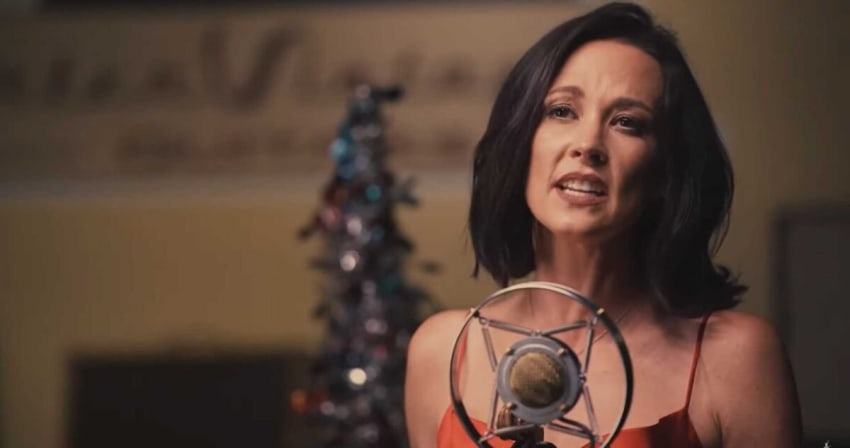 Amanda Shires Slow Falling Snow Carter Vintage Guitars