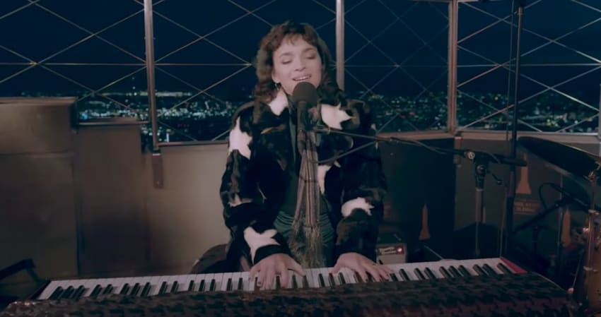 Norah Jones Christmas Songs Empire State Building