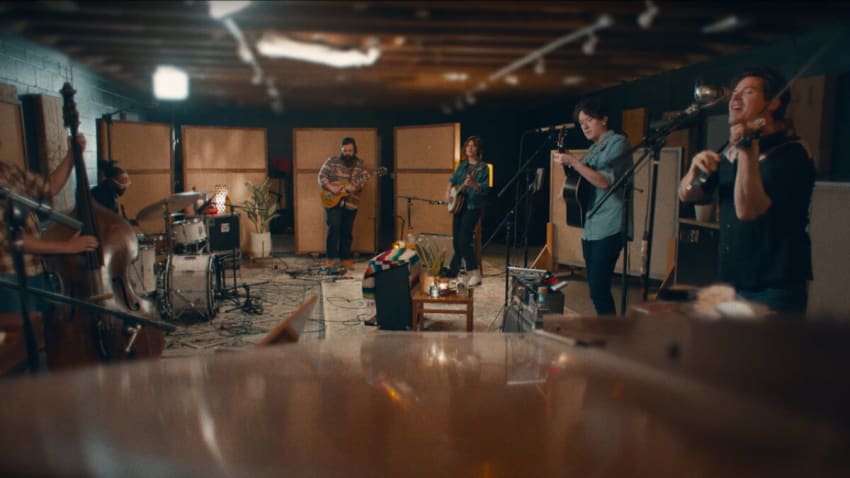 Old Crow Medicine Show Shares ‘Bombs Away’ Single Featuring Molly Tuttle