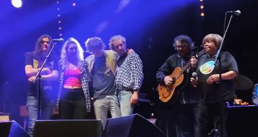 Wilco Sky Blue Sky 2022 Mavis Staples Stephen Malkmus Setlist Videos