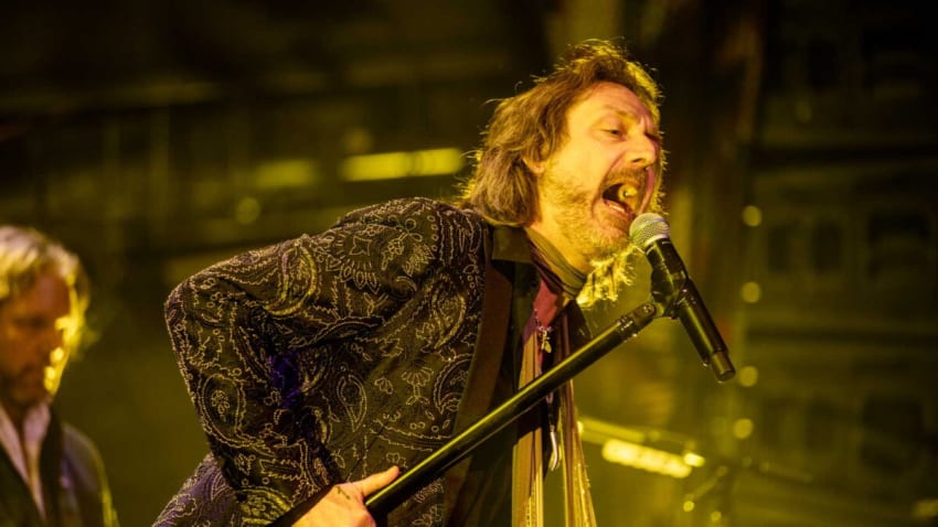 The Black Crowes Debut Rolling Stones Cover In Las Vegas
