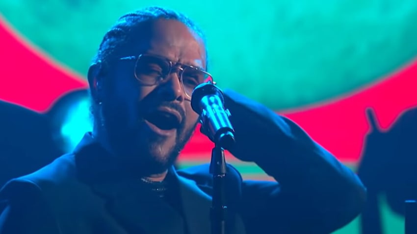 Maxwell Performs ‘Off’ On ‘Colbert’