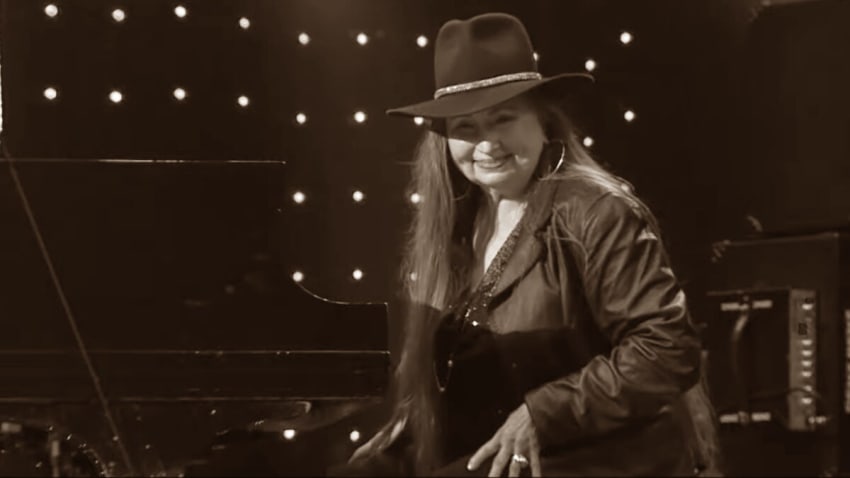 Bobbie Nelson 1931 - 2022: Performing With Willie Nelson & Family Band