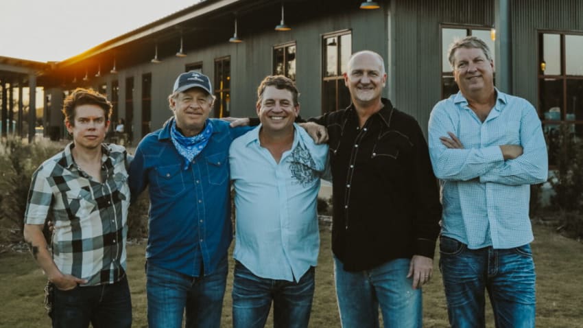 The Blue Dogs Perform New Single ‘That's How I Knew‘: Exclusive Video Premiere