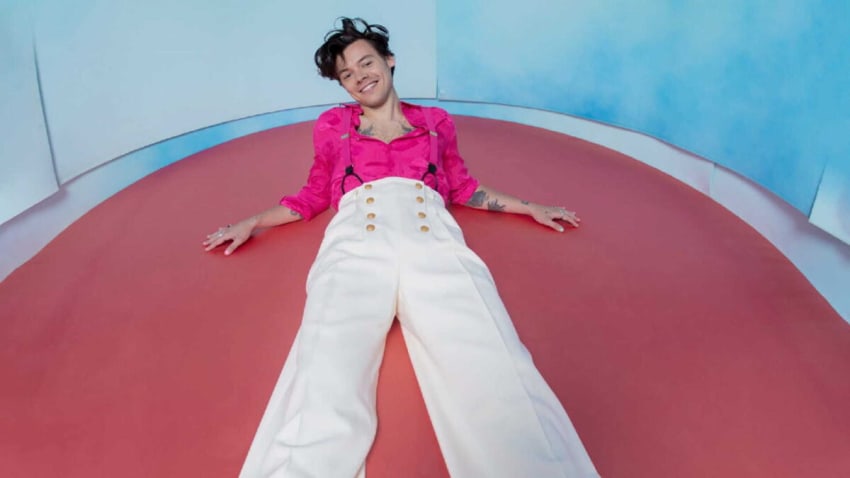Harry Styles Adds New York City & Los Angeles Concerts To 2022 Tour