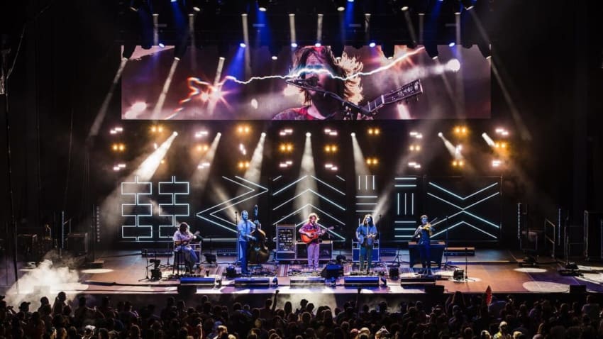 Billy Strings Debuts ‘It Rains Just The Same In Missouri’ Cover In St. Louis